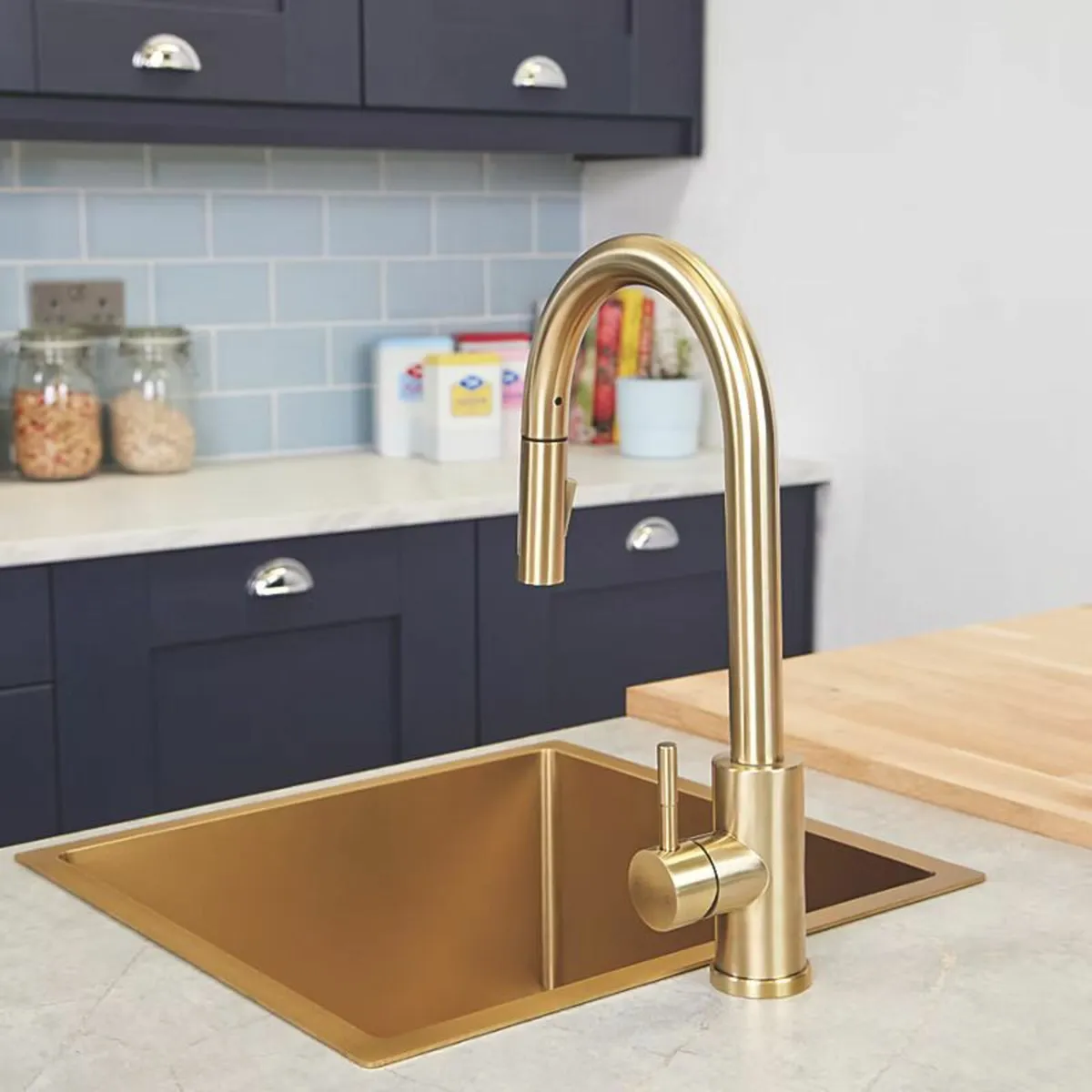 Brushed Brass Pull-Out Kitchen Mixer Tap - Image 4