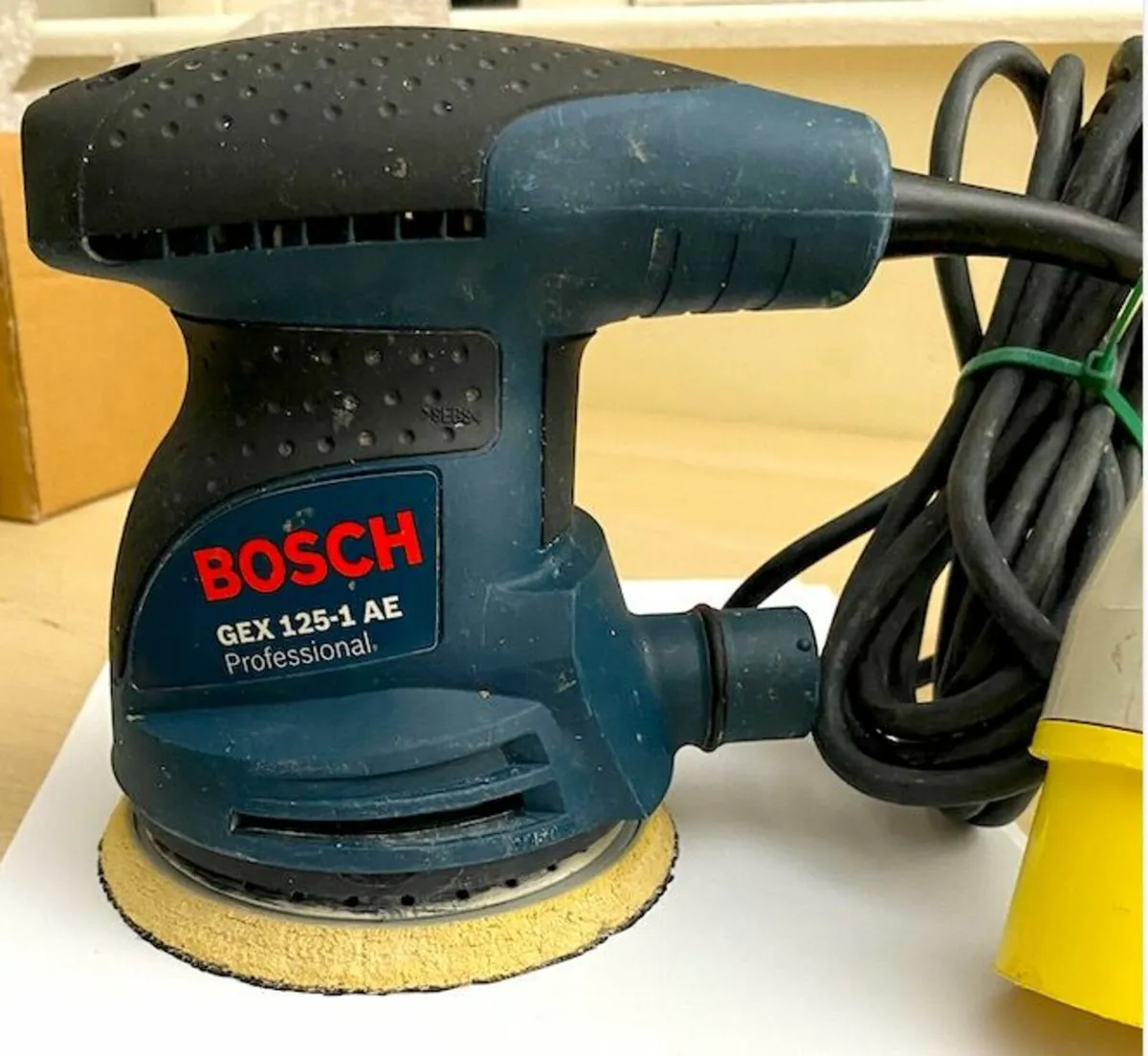 Bosch GEX125-1 AE Professional random orbit sander - Image 1