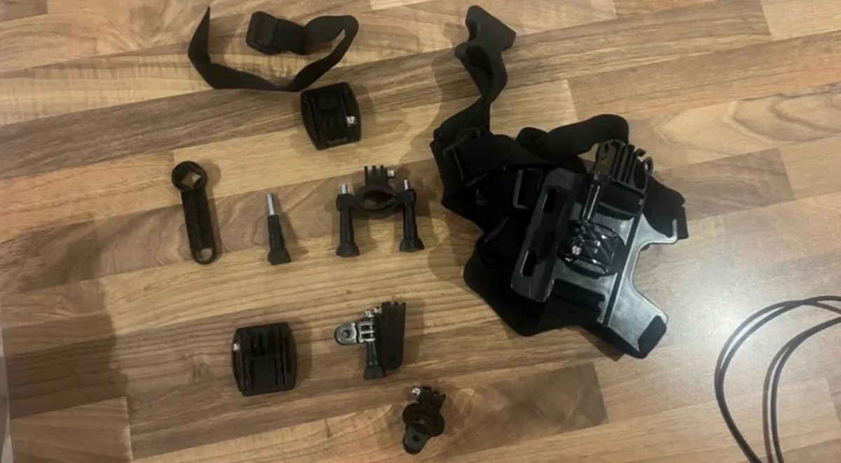 Action Camera and mounts - Image 3