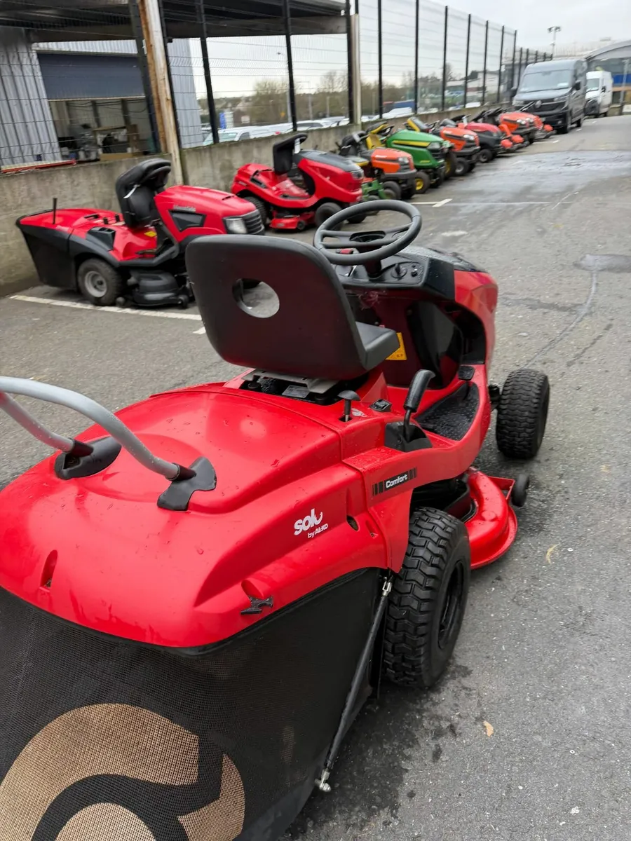 Solo T16 Ride-on Lawnmower - Image 2