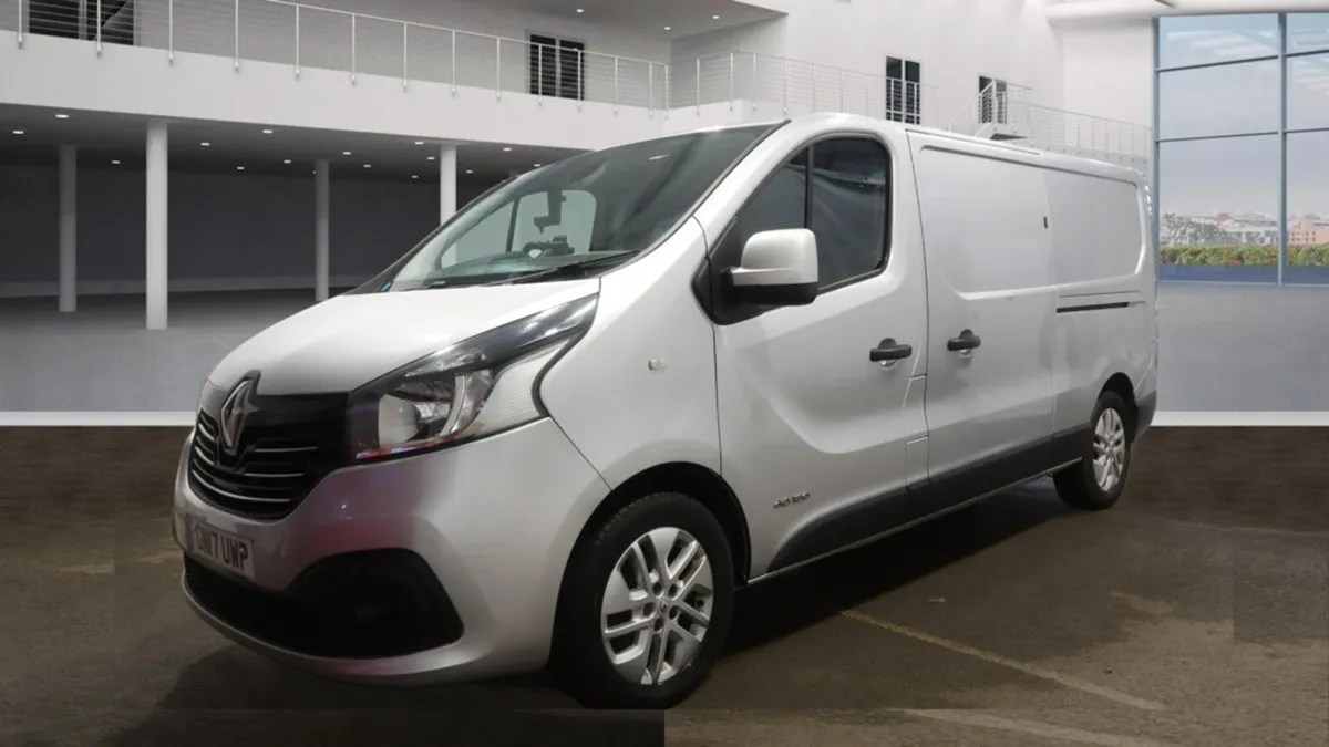 Renault Trafic 2017 - Image 2