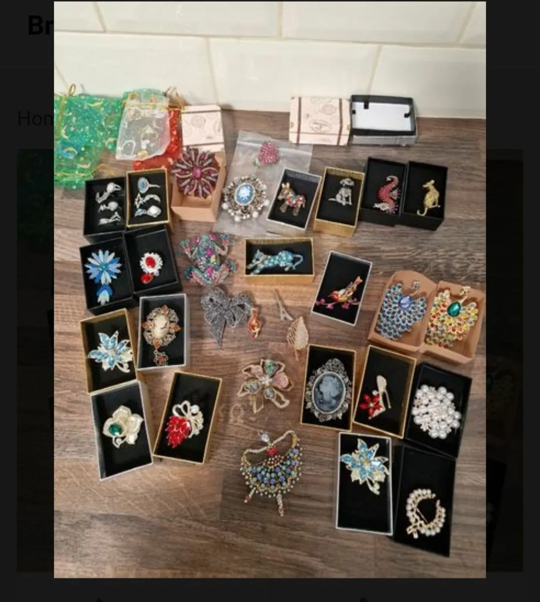 Ladies Brooches/costume jewellery rings - Image 1