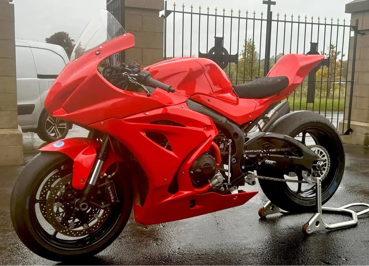 Suzuki gsxr 1000 race/ track bike - Image 2