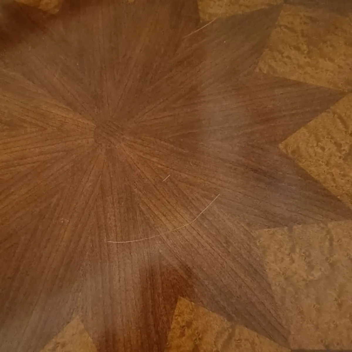 Antique style occasional table - Image 2