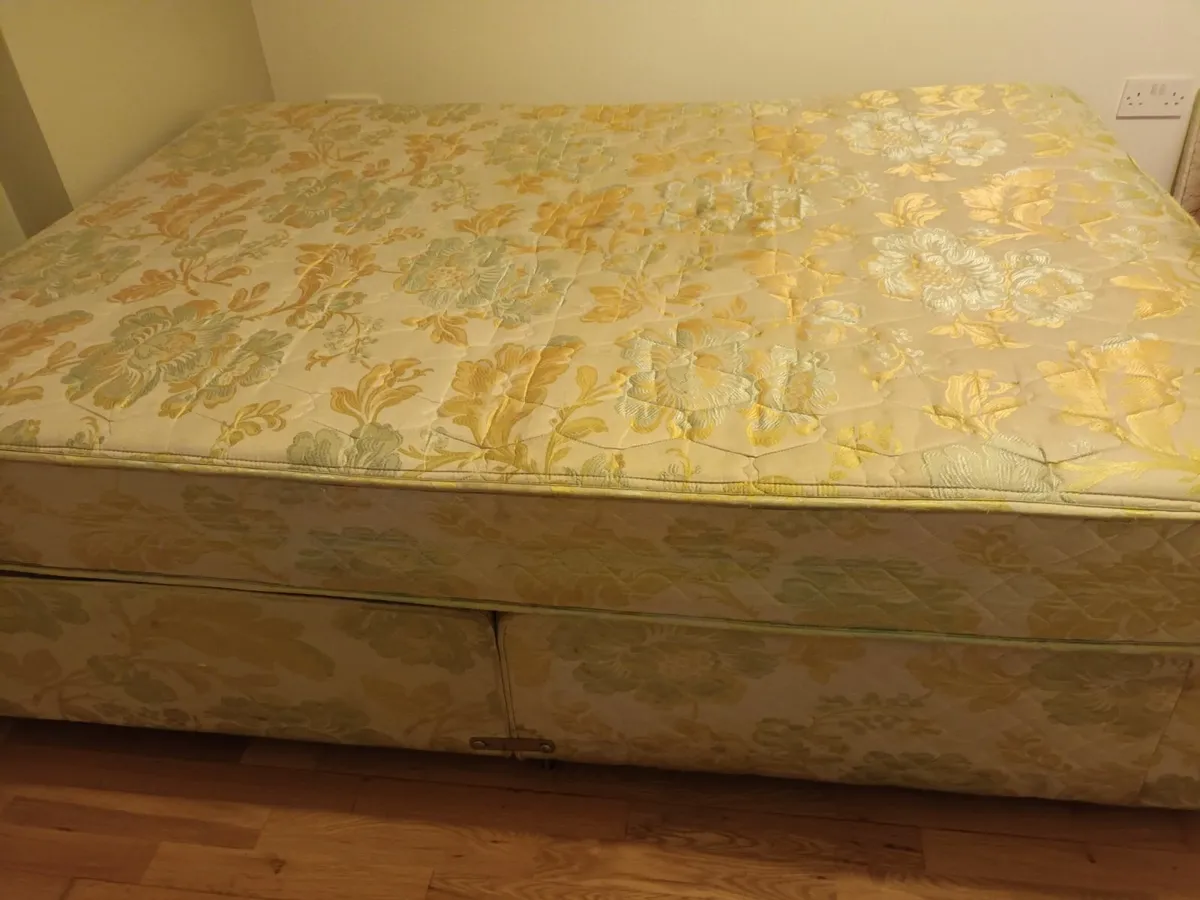 Double Bed - Image 3