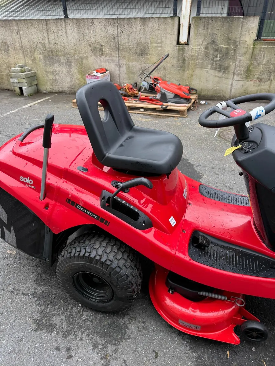 Solo T15 Ride-on lawnmower - Image 4