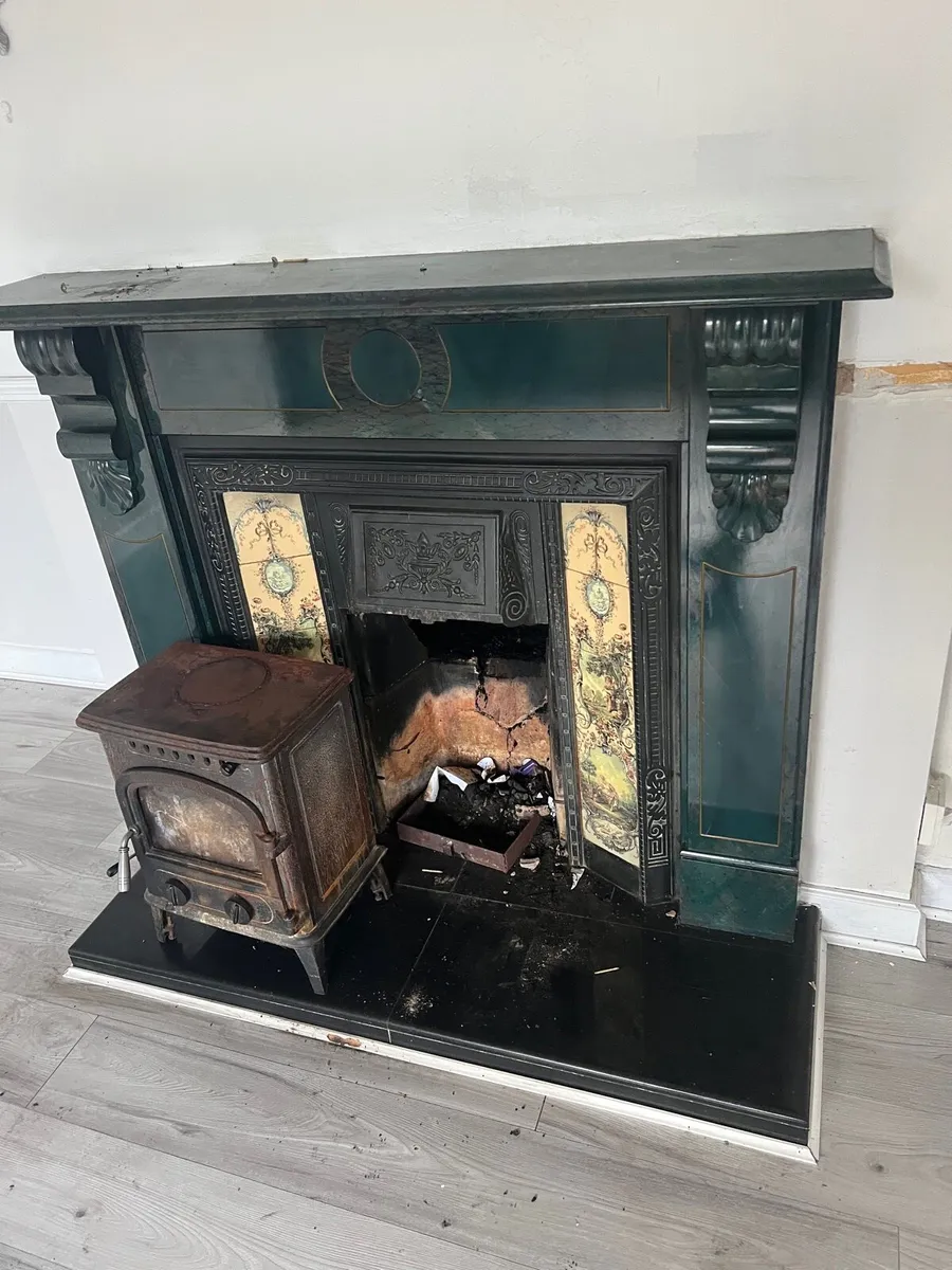 Two Fireplaces in great condition. - Image 3