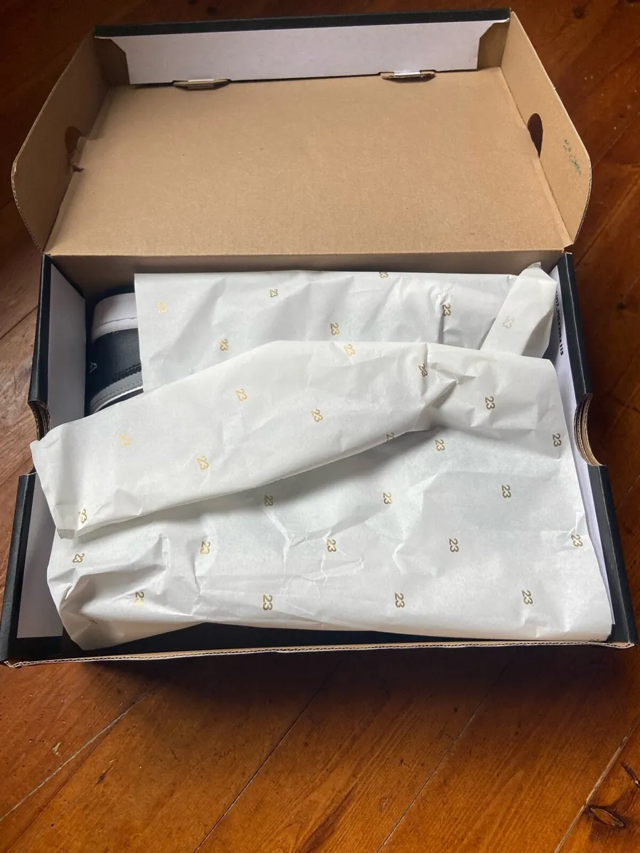 Air Jordans 1 Low - Image 2