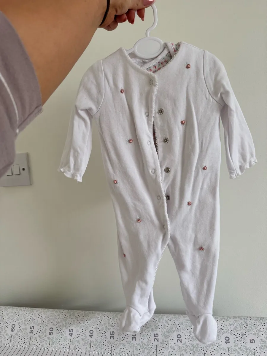 Baby clothes - Image 1