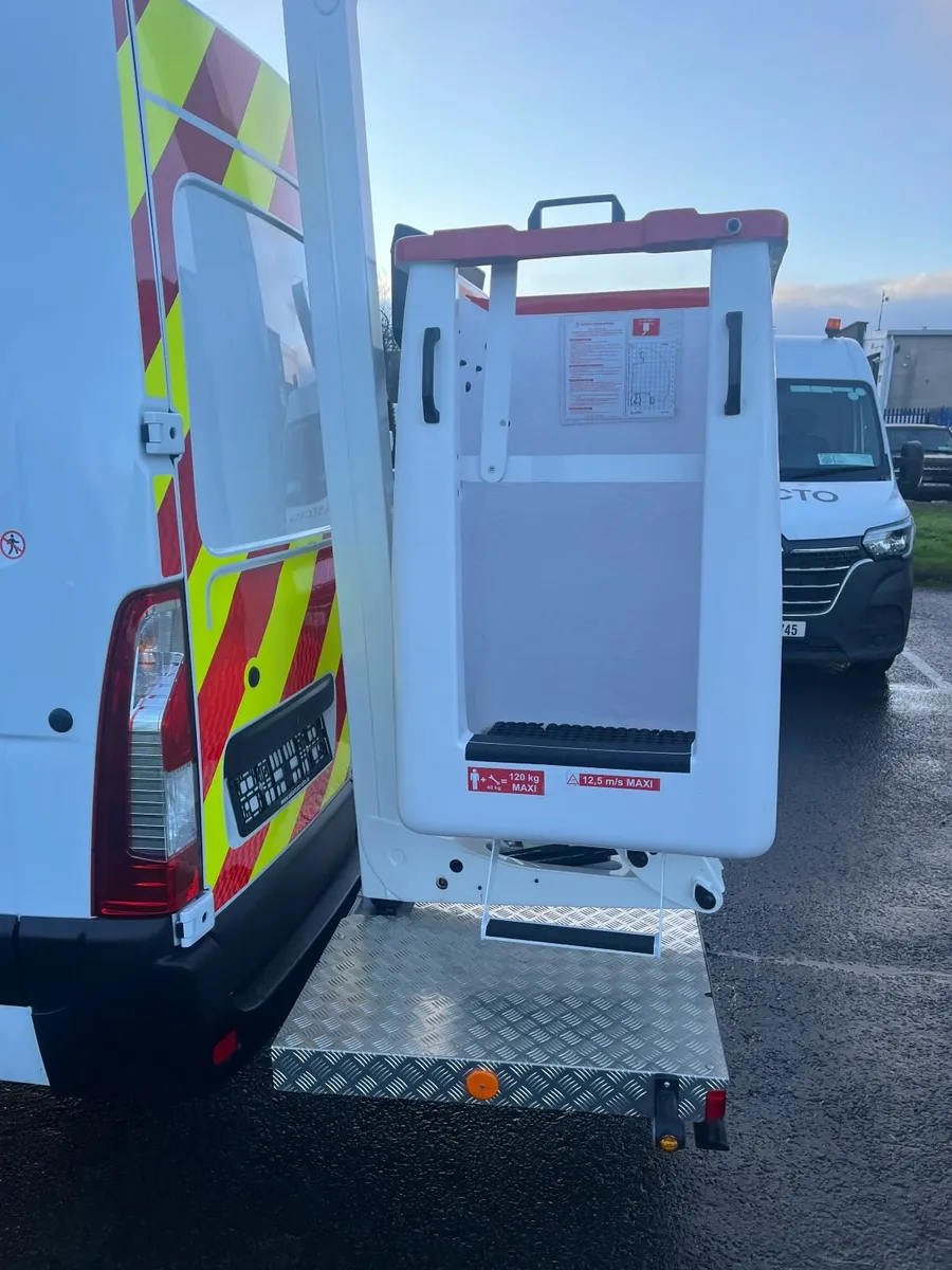 Van mounted hoists vehicle mounted hoists - Image 4