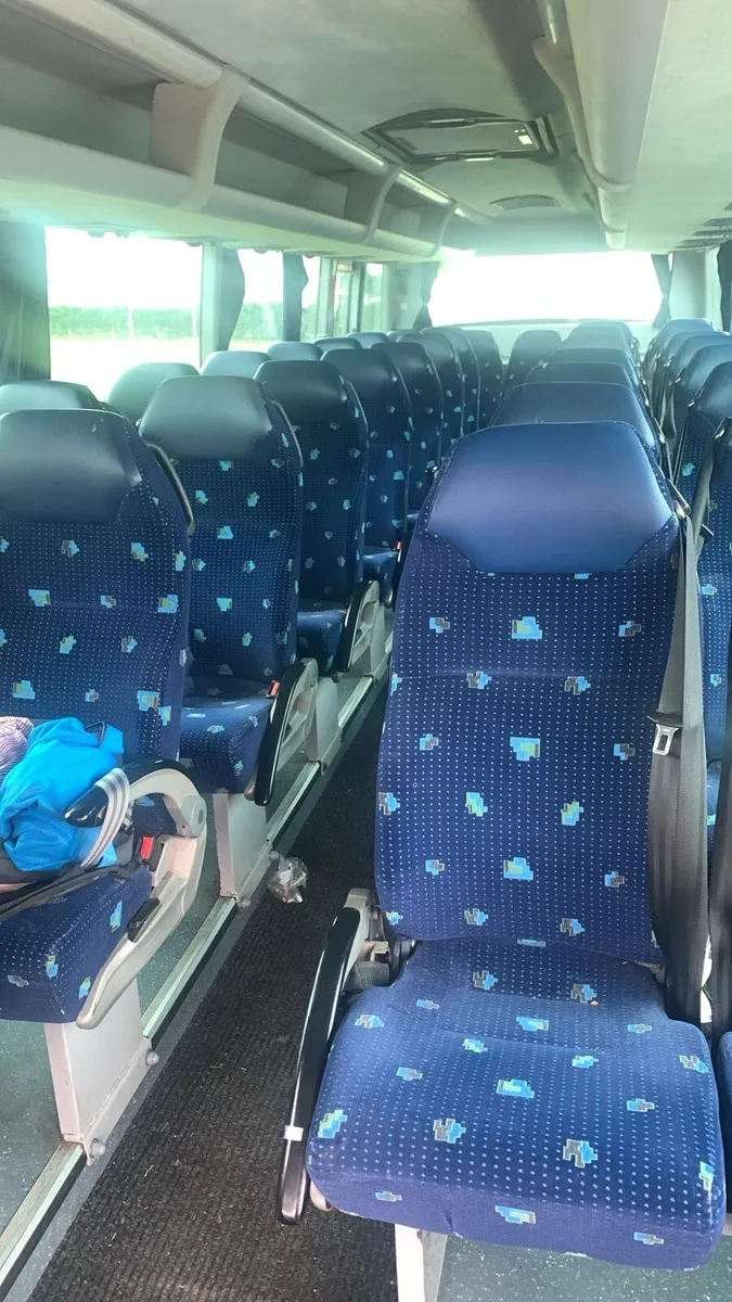 Buses & coaches - Image 3