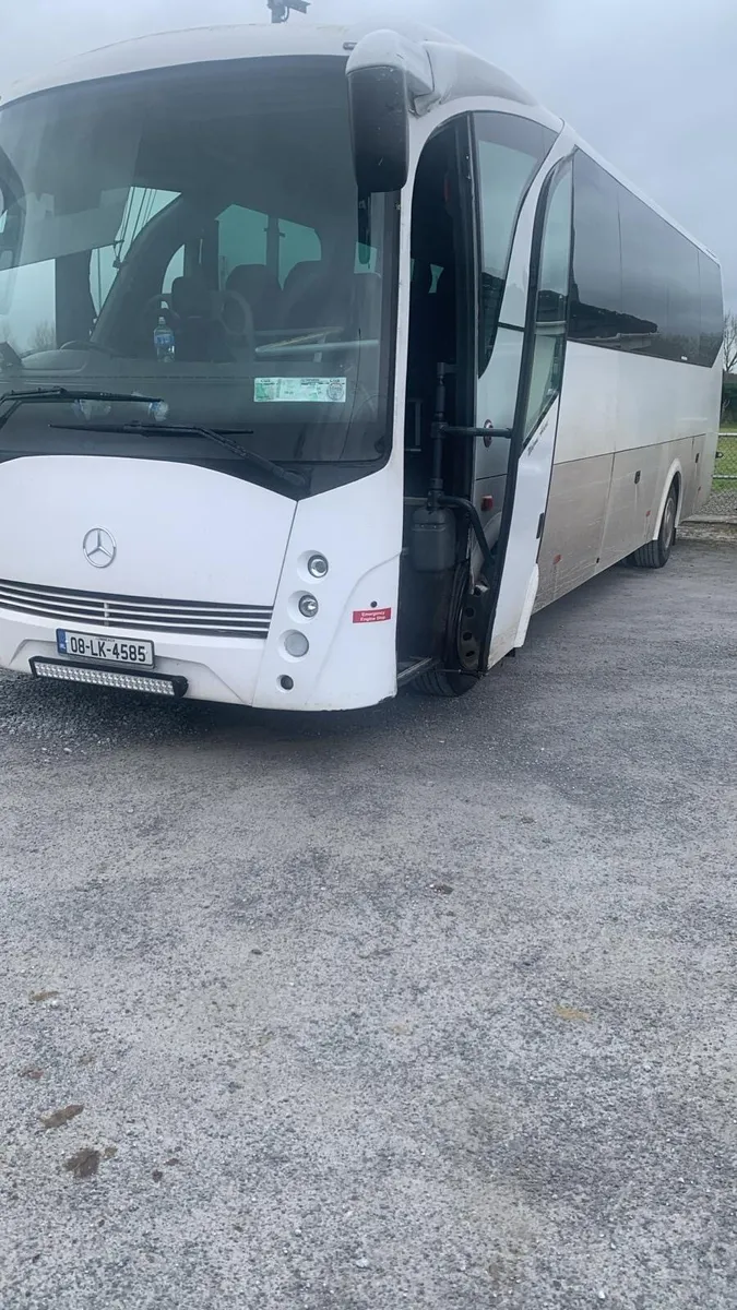 Buses & coaches - Image 4