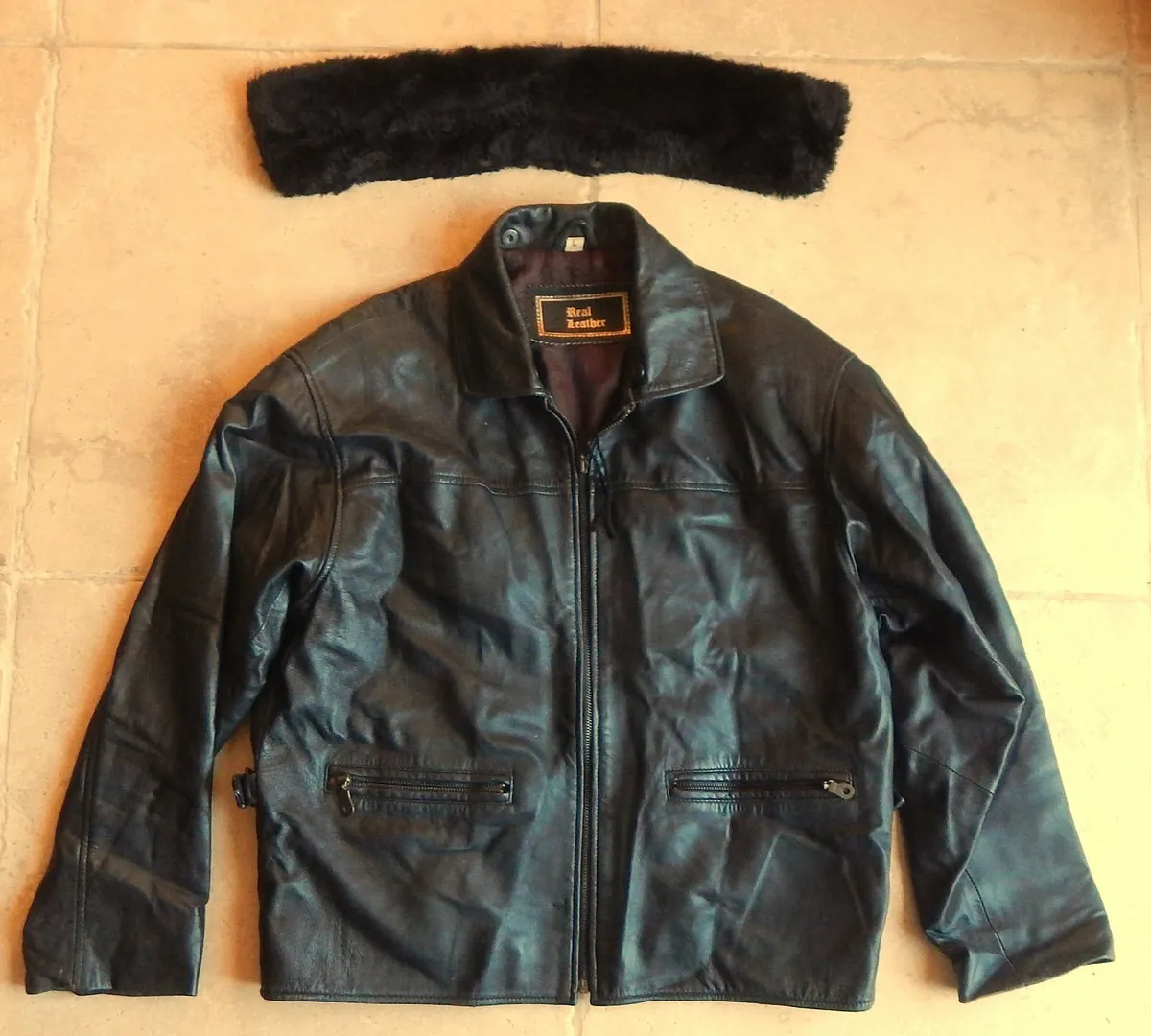 Gents Black Leather Jacket, Detachable Wool Collar - Image 2