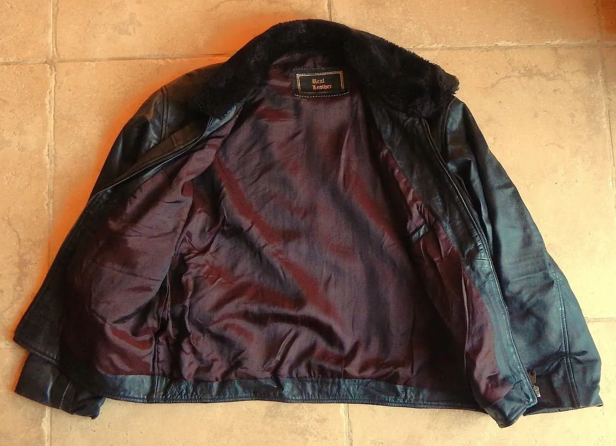 Gents Black Leather Jacket, Detachable Wool Collar - Image 4