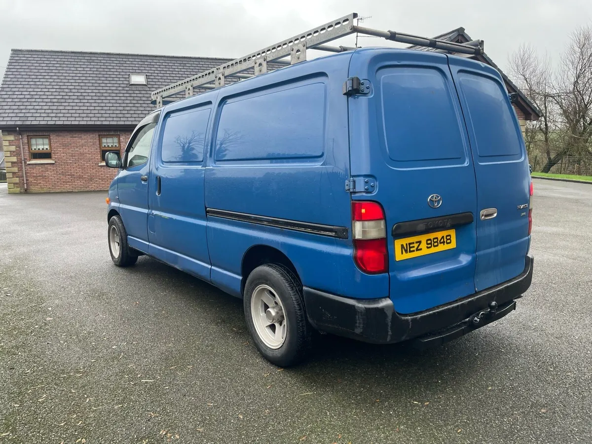 Toyota Hiace D4D - Image 3