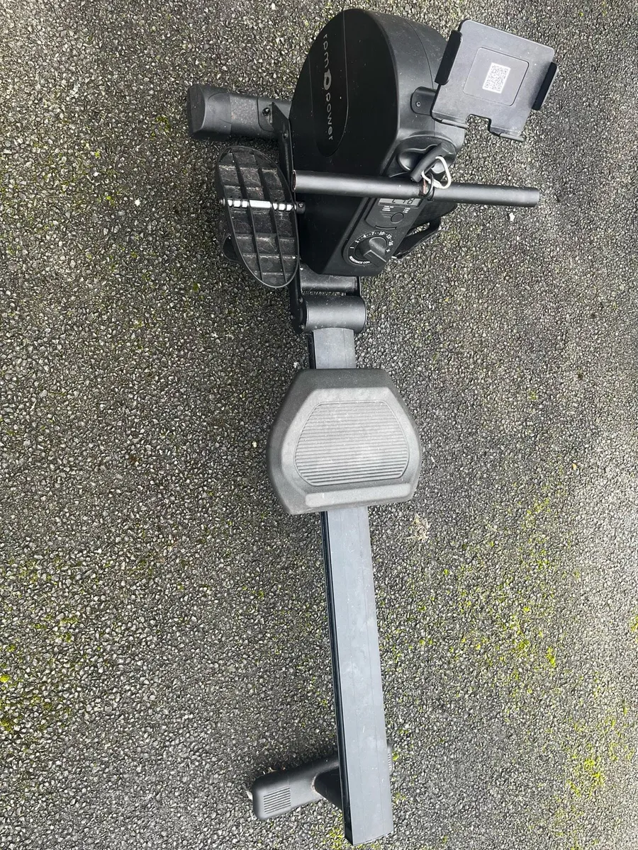 Rowing machine - Image 1