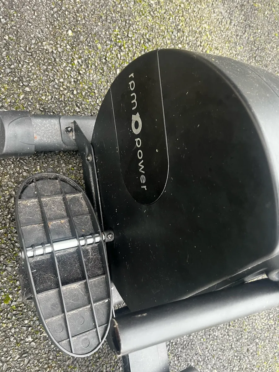 Rowing machine - Image 2