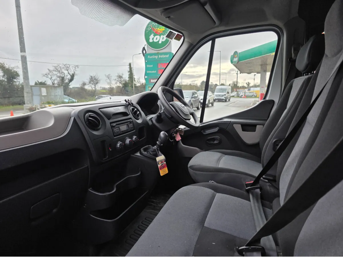 Nissan NV400 L3 H2 FWD 125 CREWCAB 6 SEATS - Image 3