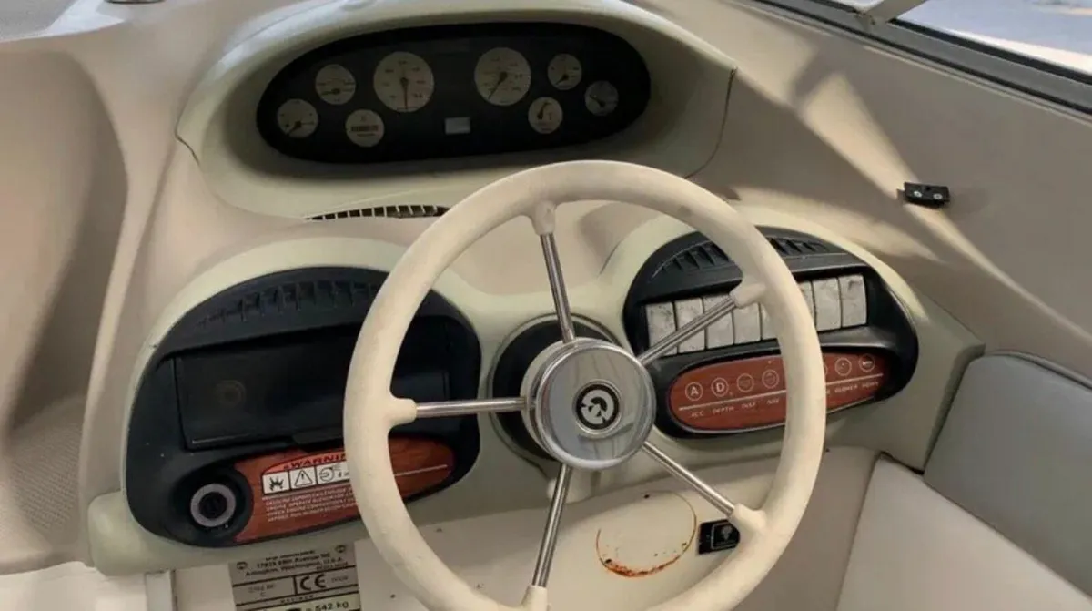 bayliner capri - Image 2