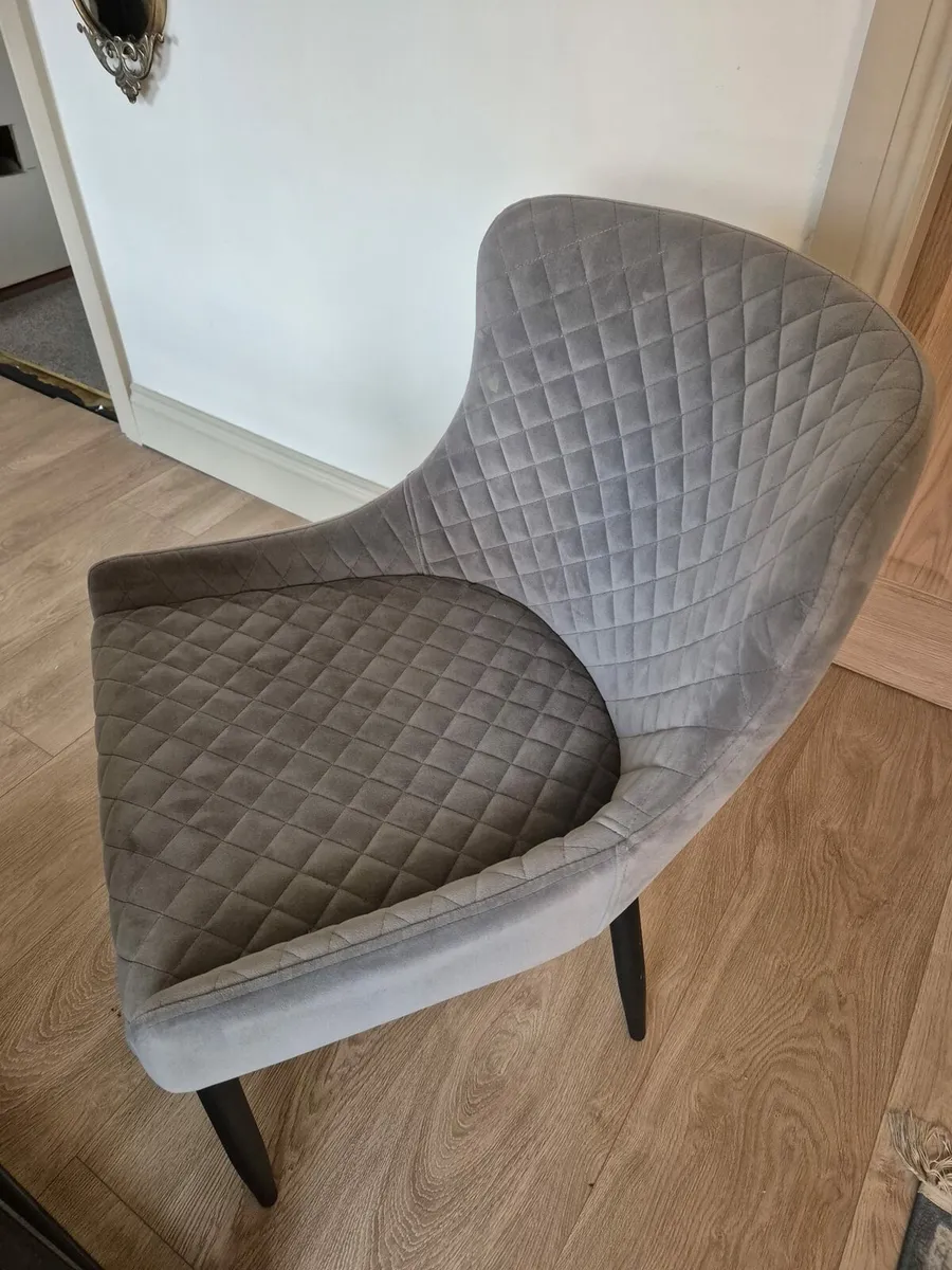 Table and chairs with bench - Image 3