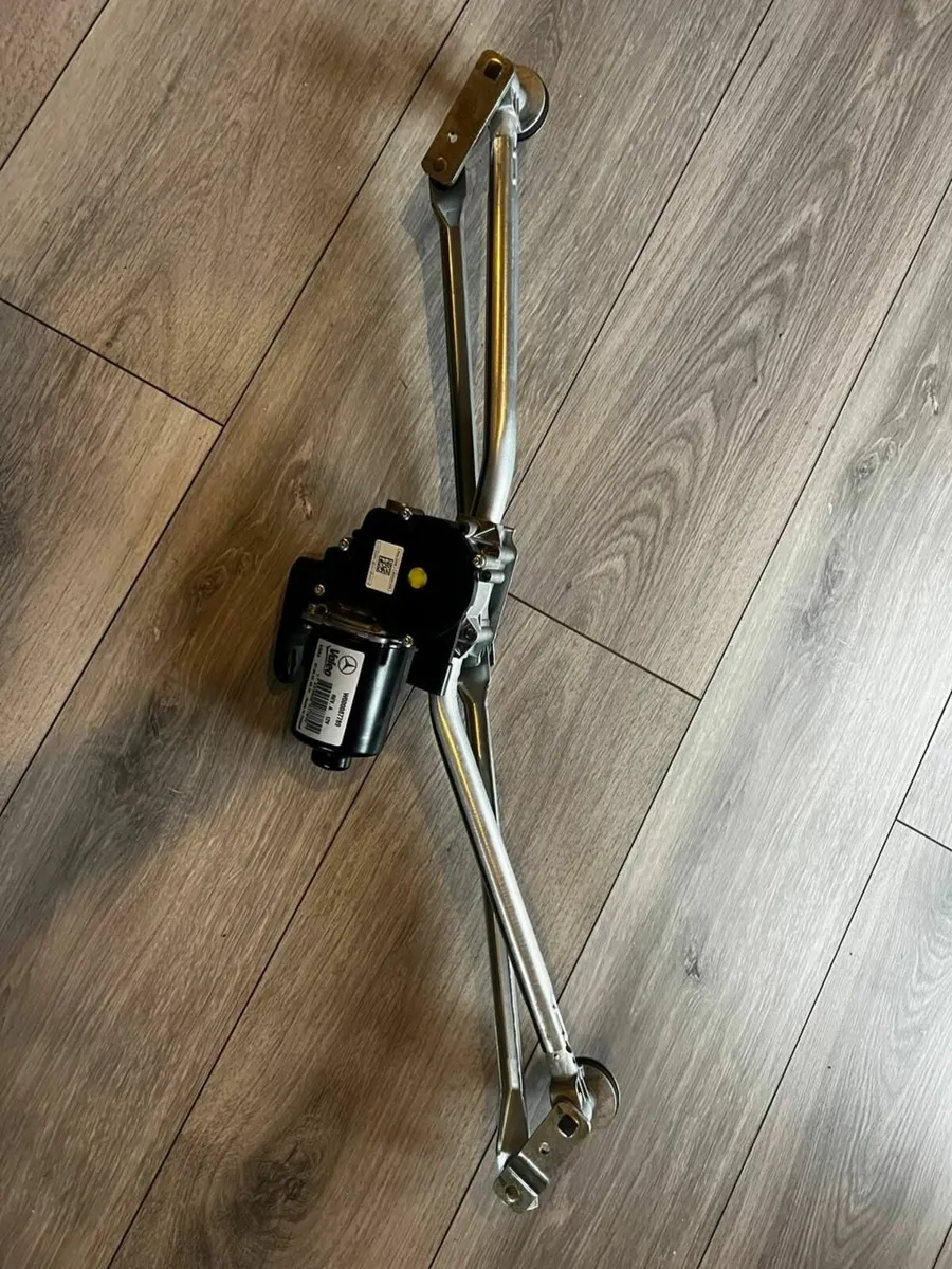 W907 W910 Wiper Linkage & Motor (A9108200500) - Image 3