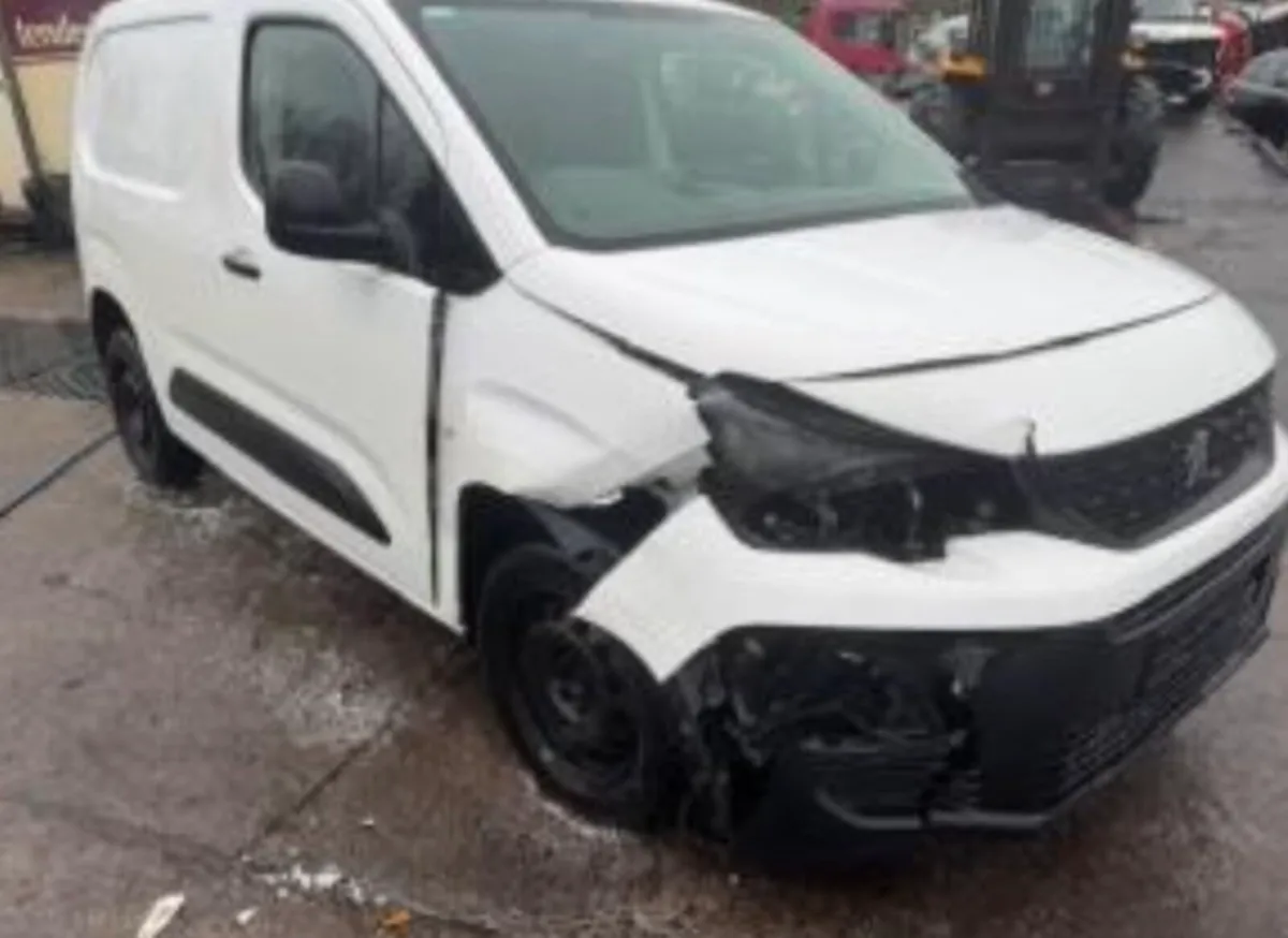 BERLINGO PARTNER COMBO PROACE 1.5 DIESEL ENGINE - Image 1