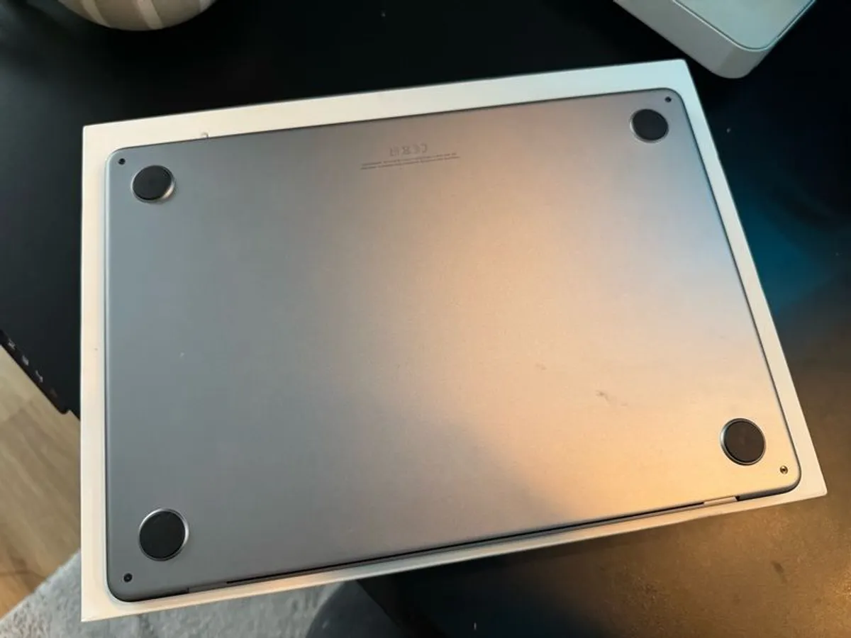 MacBook Air 13.6'' M2 - Image 2