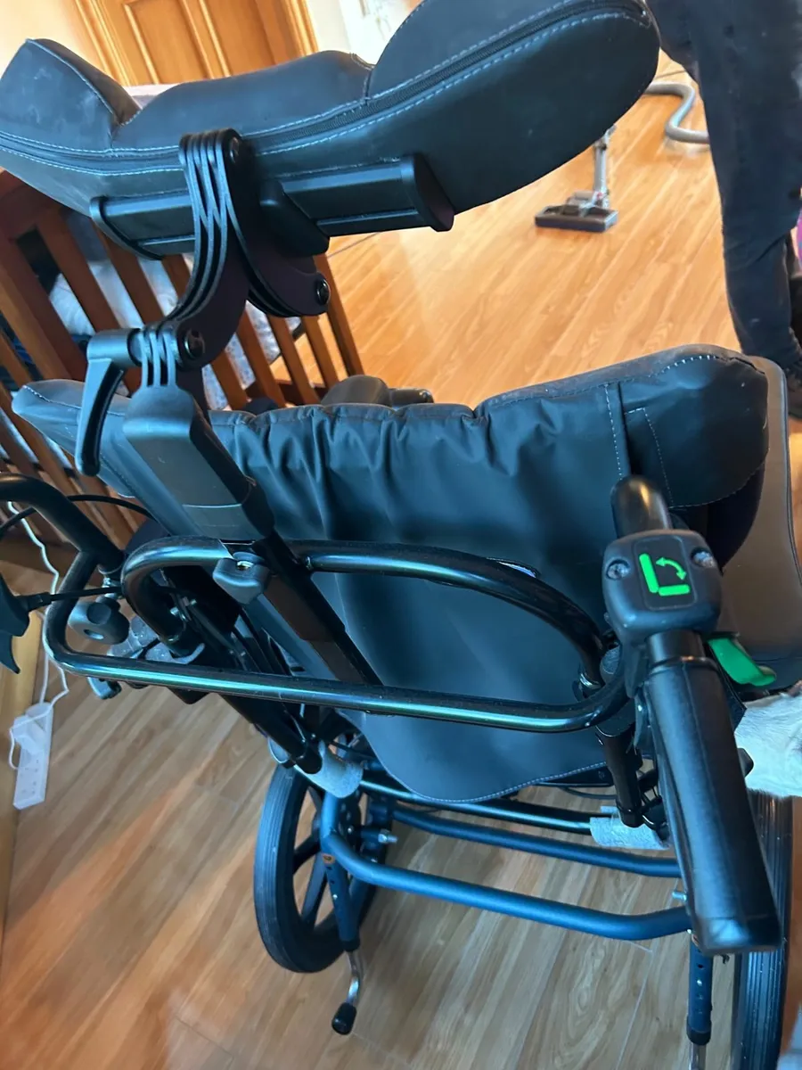 Wheelchair - Image 4