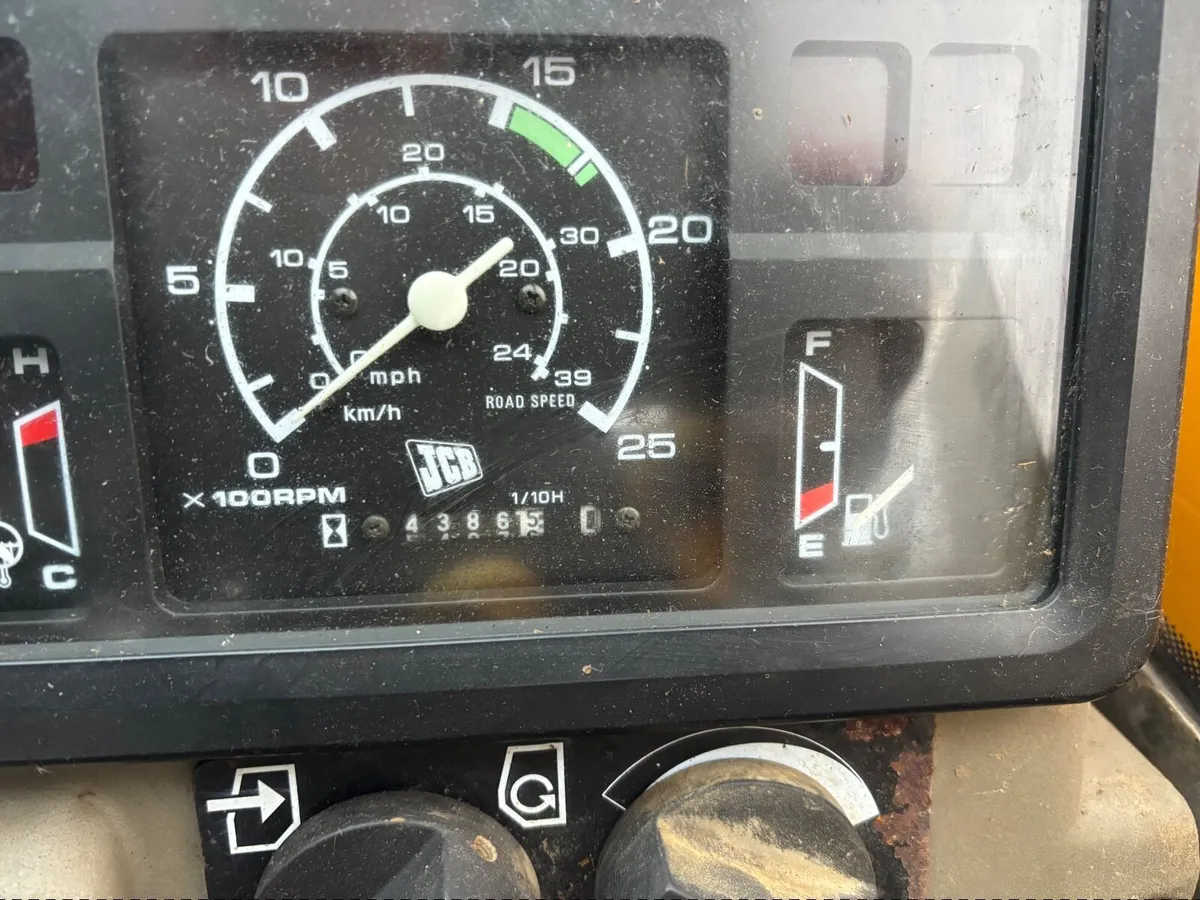 JCB 520-55 FARM SPECIAL low hours - Image 4