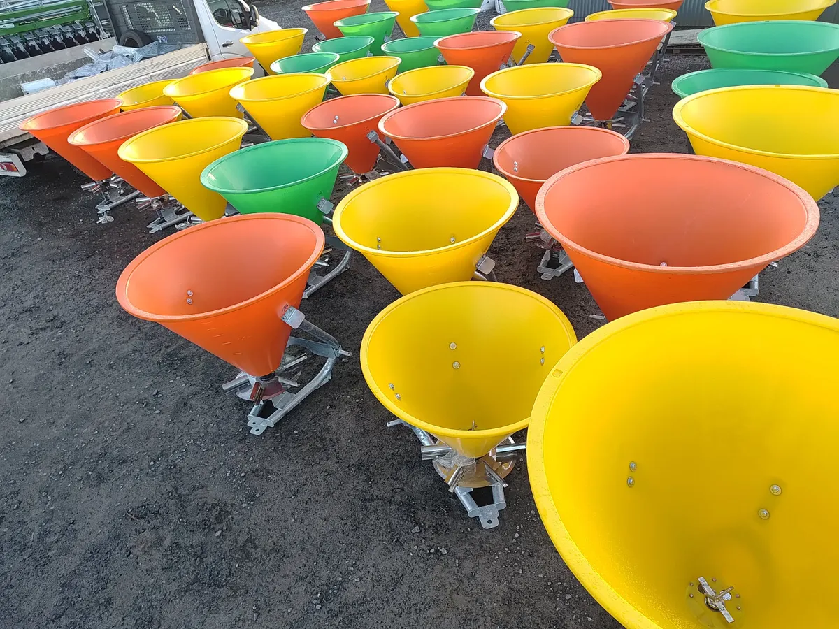Fertiliser spreader € 550 !!! - Image 1
