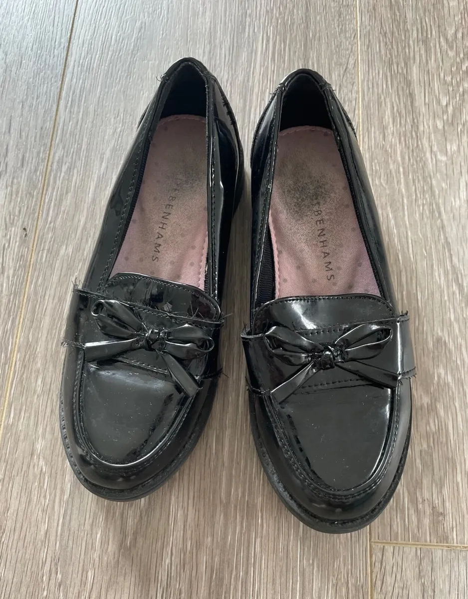 Girls Debenhams School Shoes: Size 13 - OR FREE - Image 1