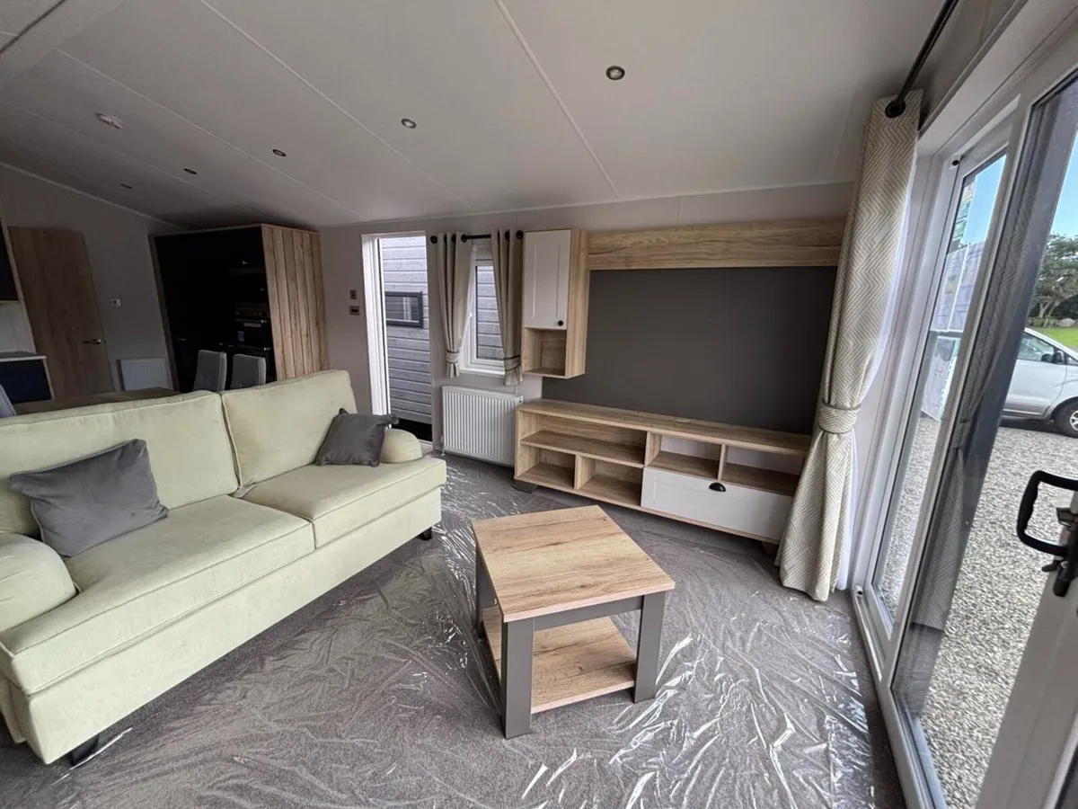 Residential Home FULL RESIDENTIAL LIVING. - Image 4