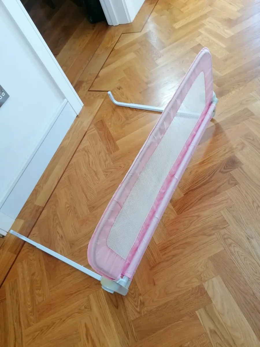 Childs bedside safety rail - Image 1