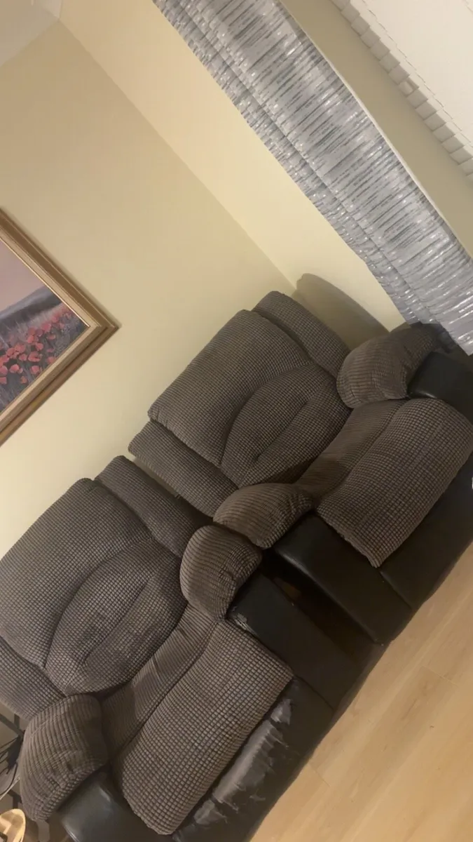 Free recliner couches - Image 1