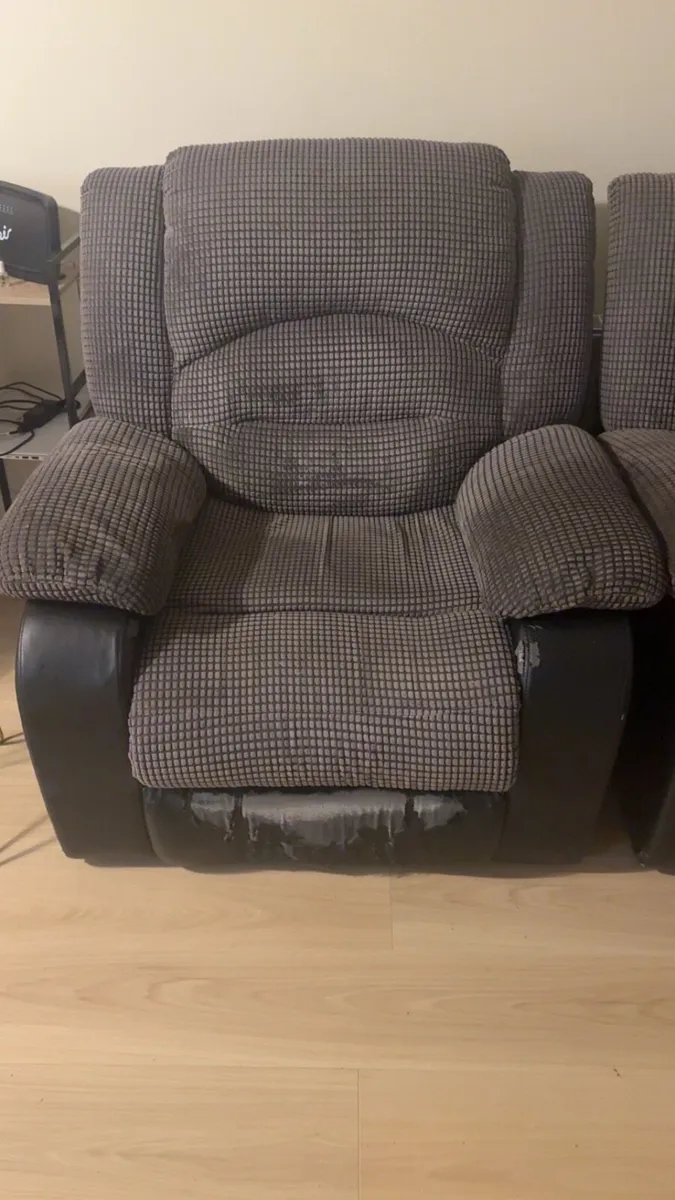 Free recliner couches - Image 2
