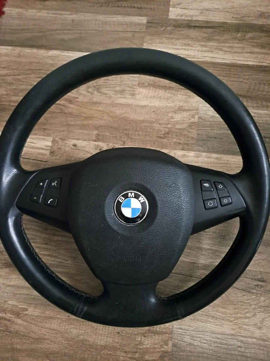 Car steering wheel