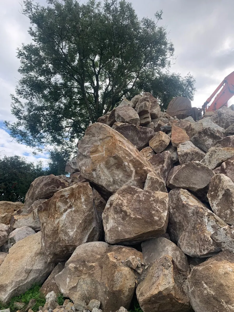 Granite boulders - Image 1
