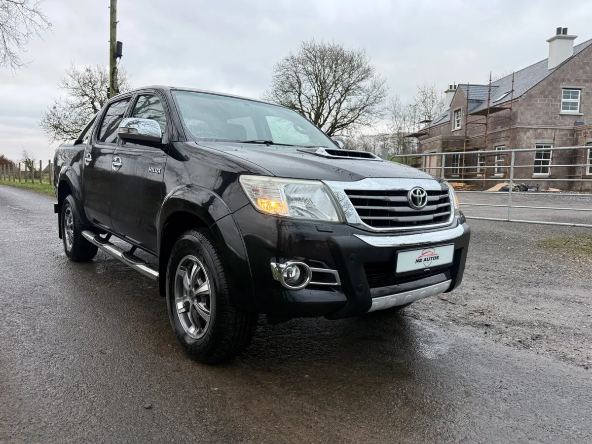 2015/151 Toyota Hilux 3.0 Invincible X - Image 4