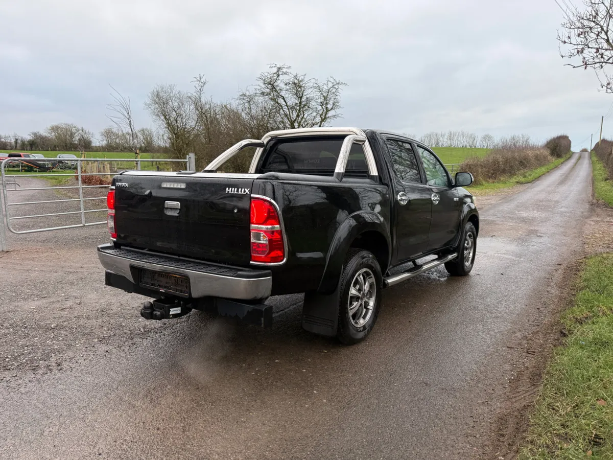 2015/151 Toyota Hilux 3.0 Invincible X - Image 3