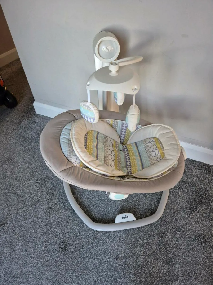 Joie Baby swing with newborn insert - Image 3