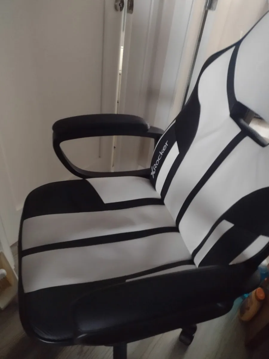 As new comfortable office chair/gaming chair - Image 2