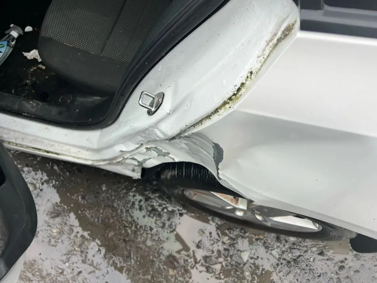 2015 skoda octavia 1.6 tdi drive away no offers - Image 4