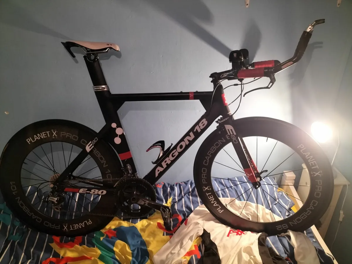 TT Aero size  L 56/58cm Immaculate. Price D - Image 1