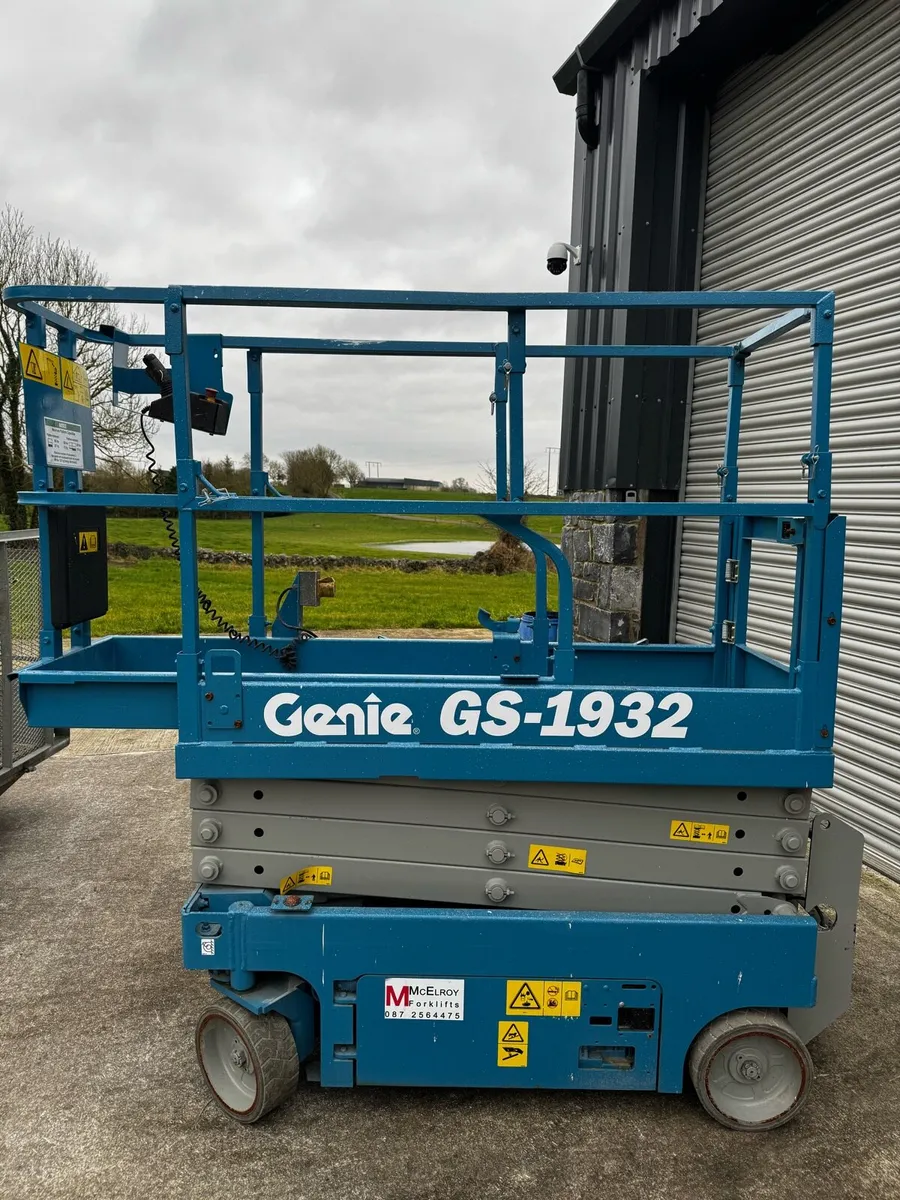 Genie GS-1932 Scissors Lift - Image 2