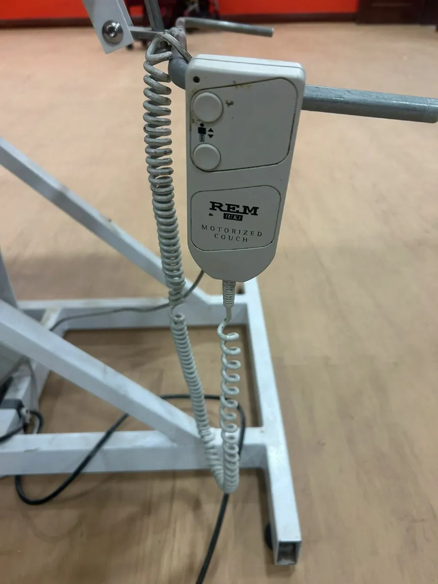 REM Electric Massage Table - Image 3