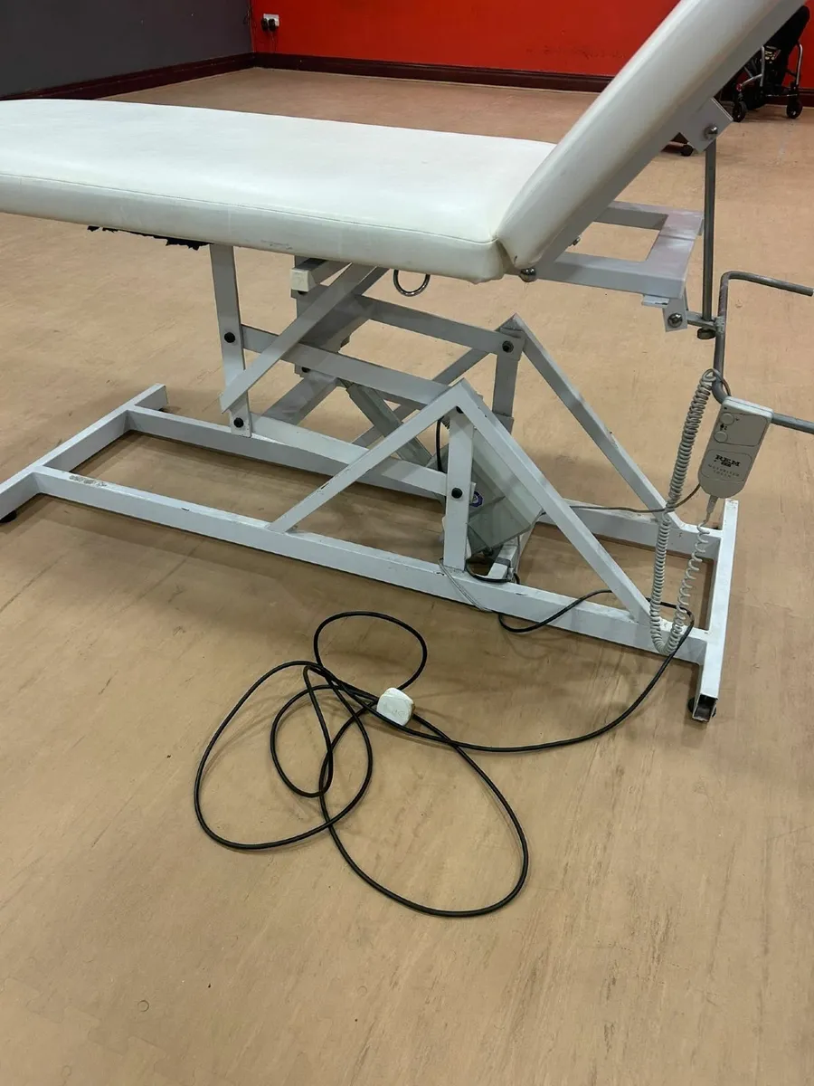 REM Electric Massage Table - Image 4