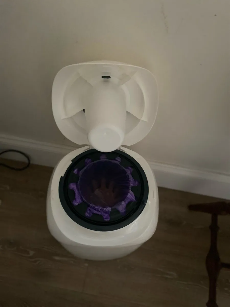 Tommee tippee nappy bin - Image 2