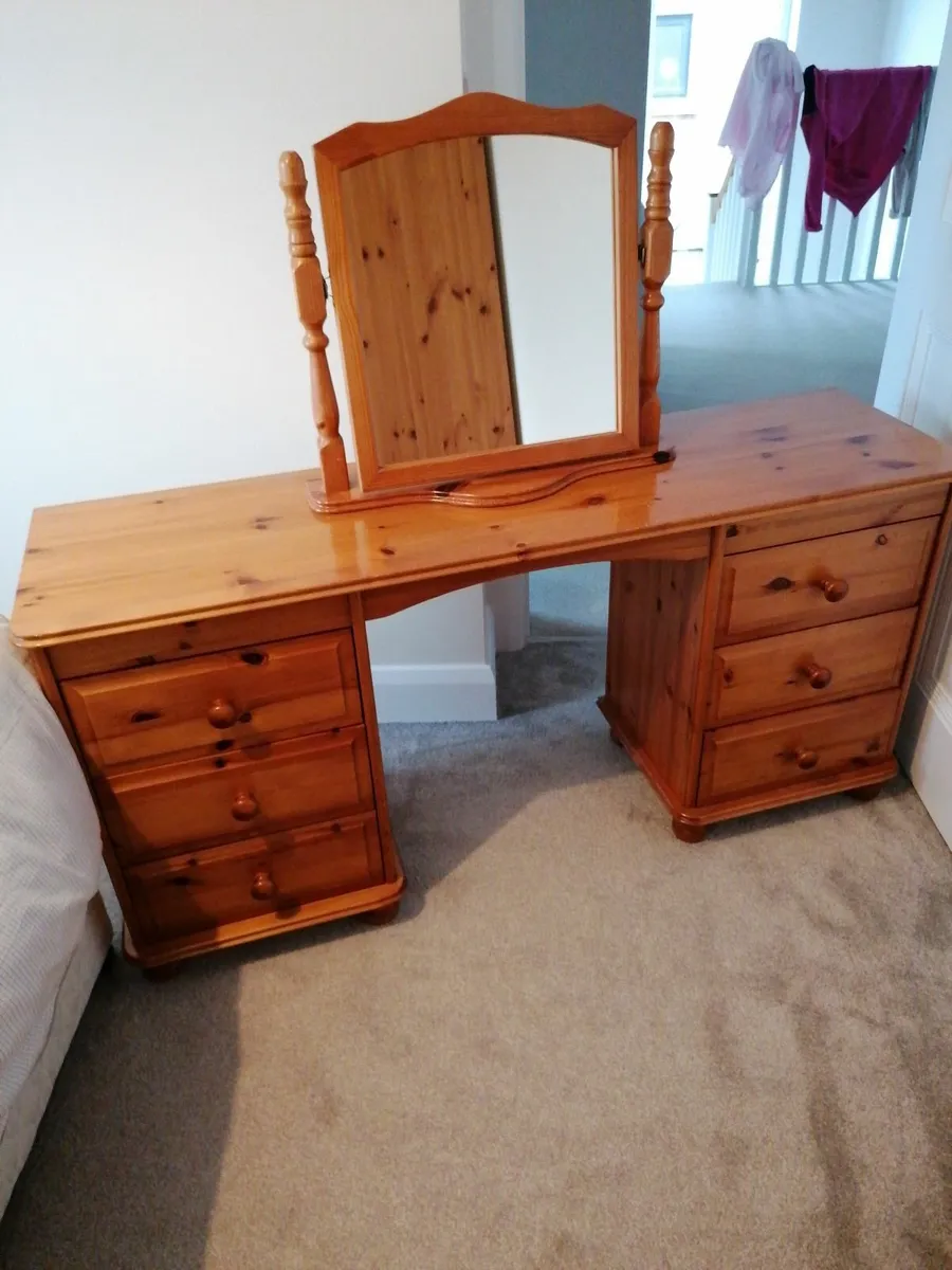 Dressing table
