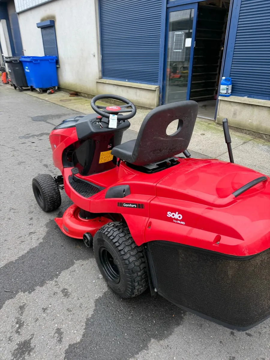 Solo T15 Ride-on Lawnmower - Image 3