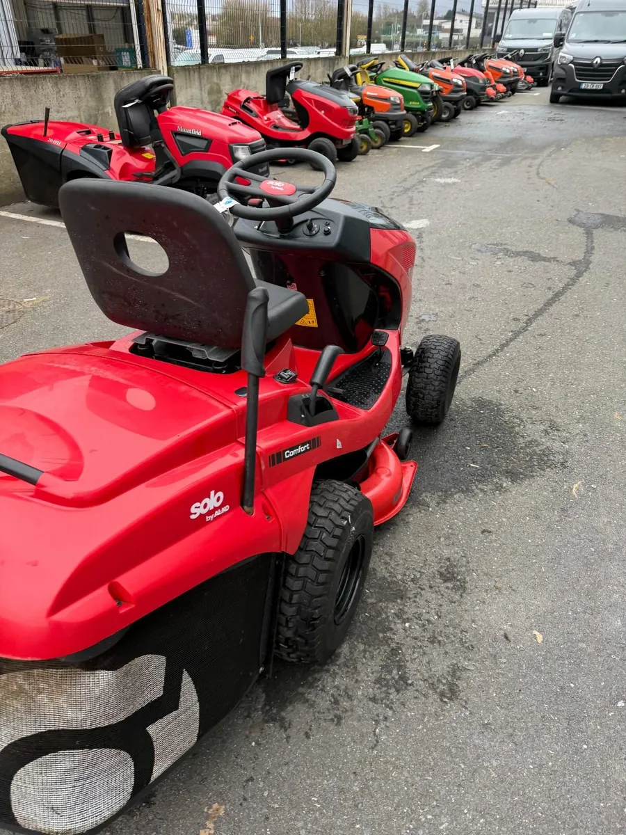 Solo T15 Ride-on Lawnmower - Image 4